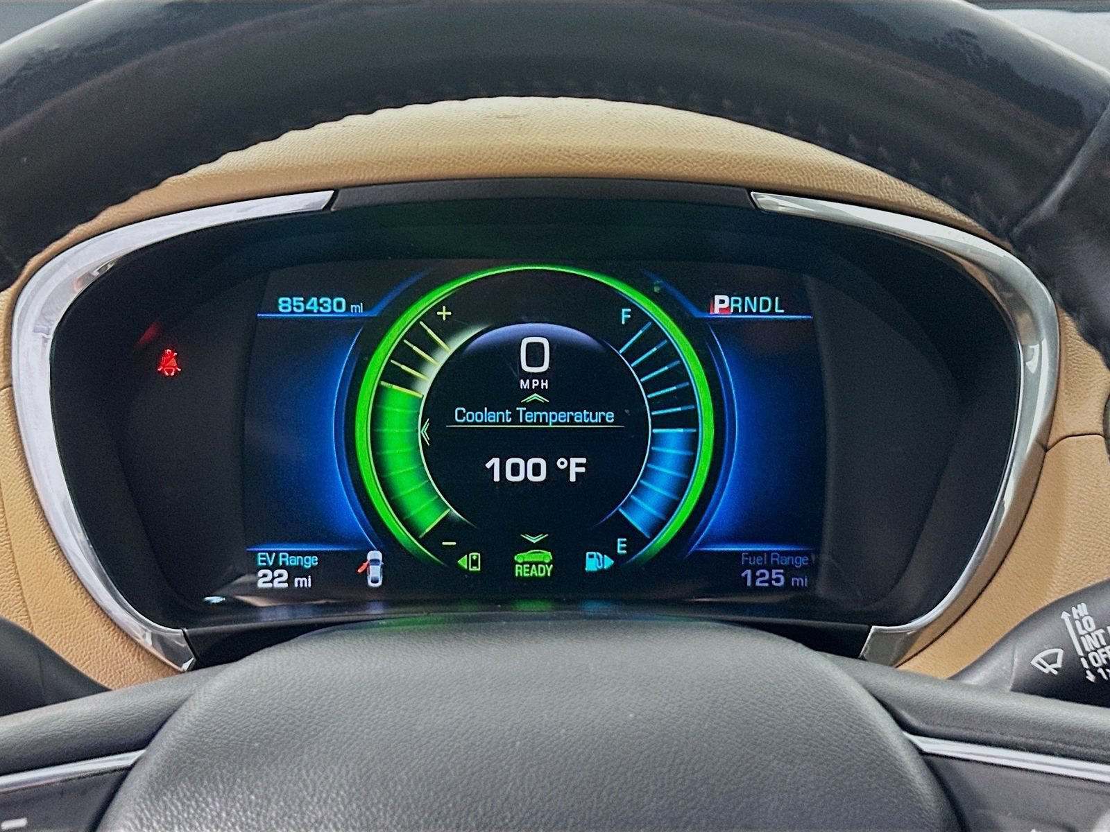 Used 2018 Chevrolet Volt Premier w/ Driver Confidence Package FWD image 12