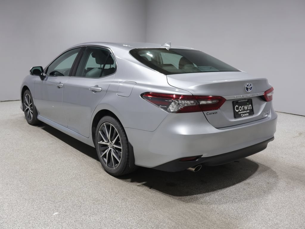 Used 2022 Toyota Camry XLE w/ Cold Weather Package FWD image 5