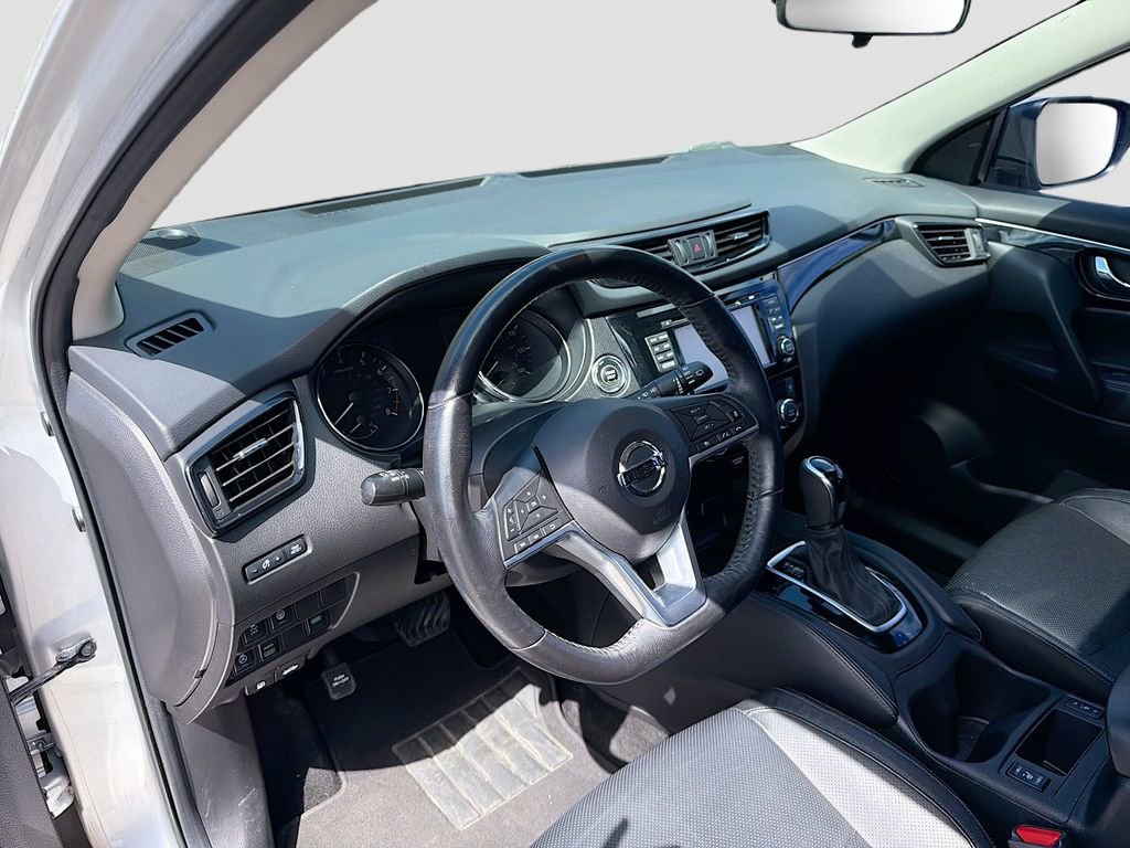 Used 2017 Nissan Rogue Sport SL w/ SL Premium Package image 9