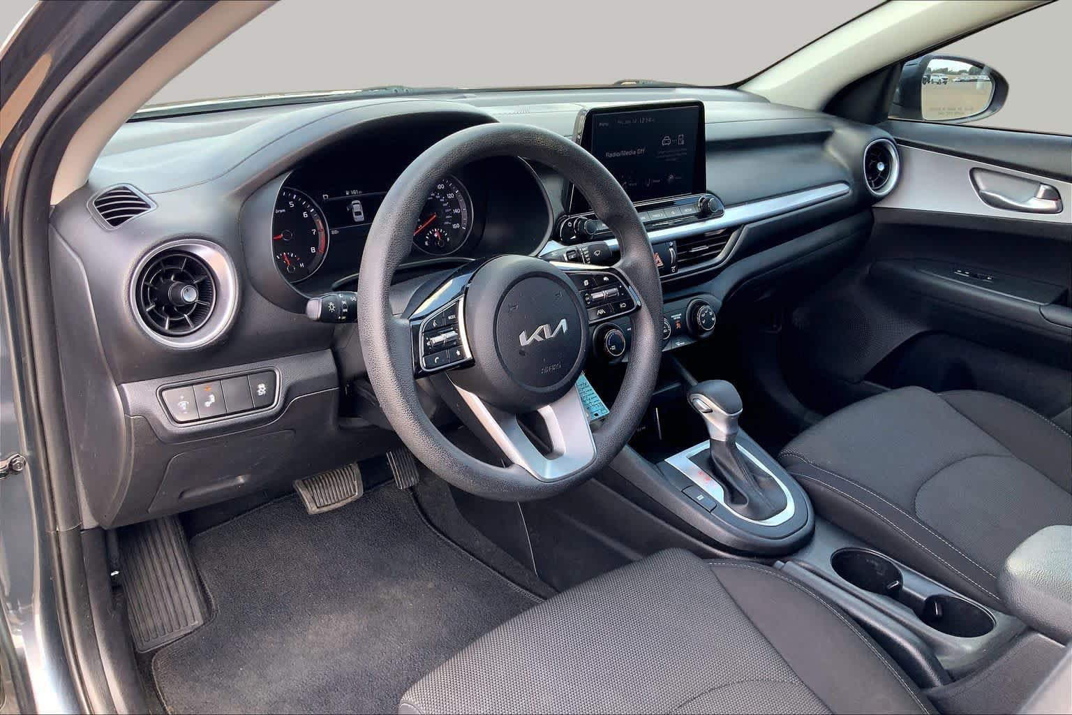 Certified 2023 Kia Forte LXS w/ LXS Technology Package FWD image 18