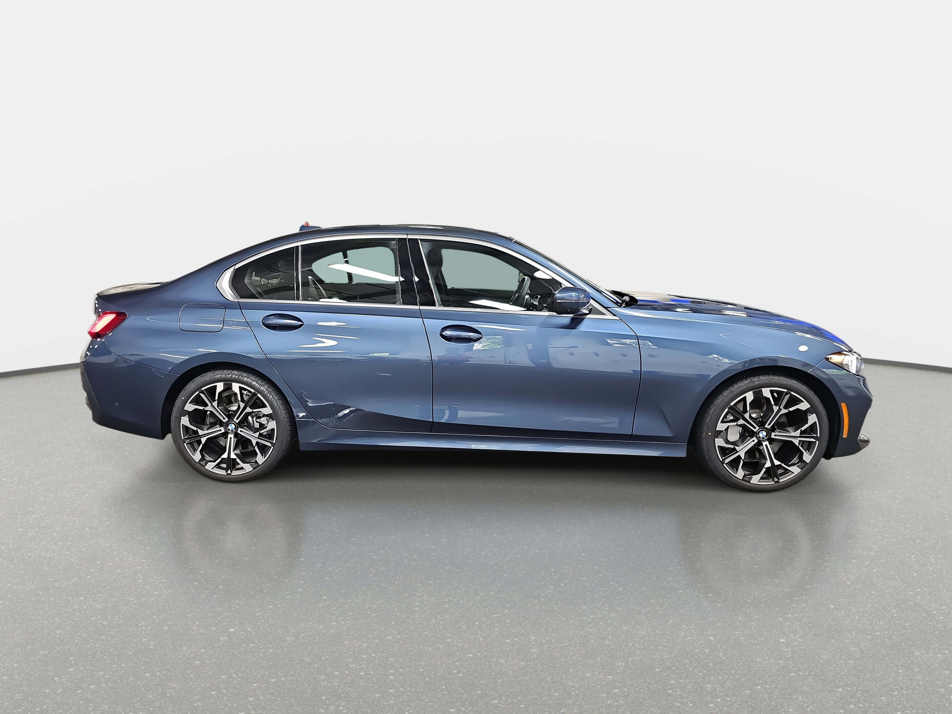 New 2025 BMW 330i Sedan w/ Premium Package image 4