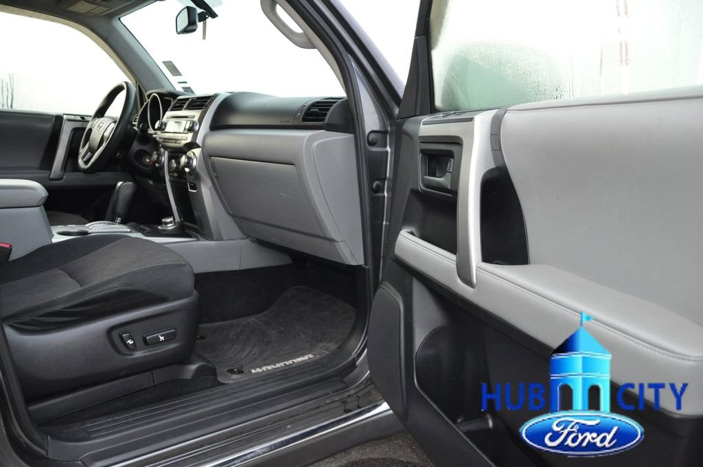 Used 2013 Toyota 4Runner SR5 w/ Convenience Pkg image 17