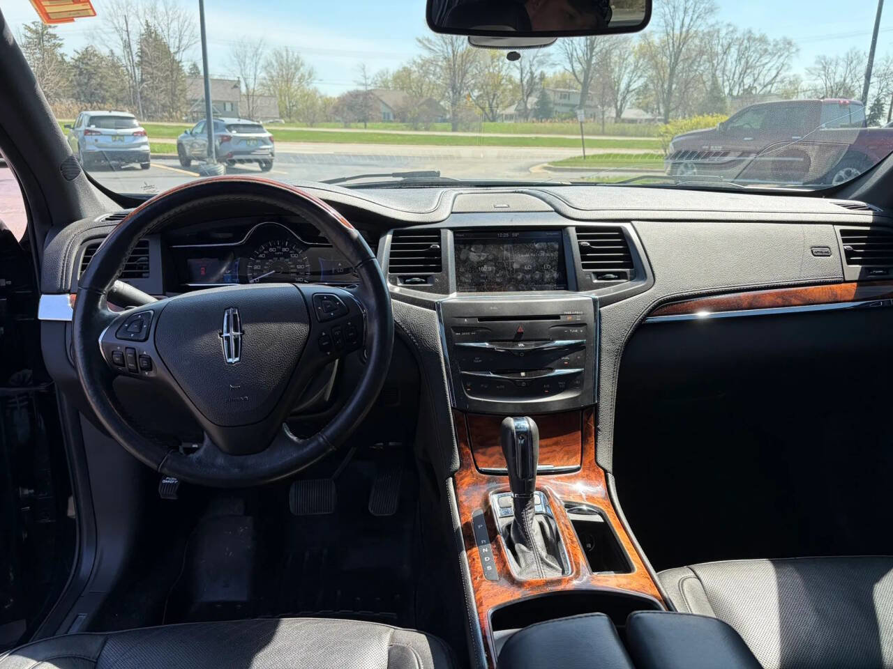 Used 2013 Lincoln MKS AWD image 12