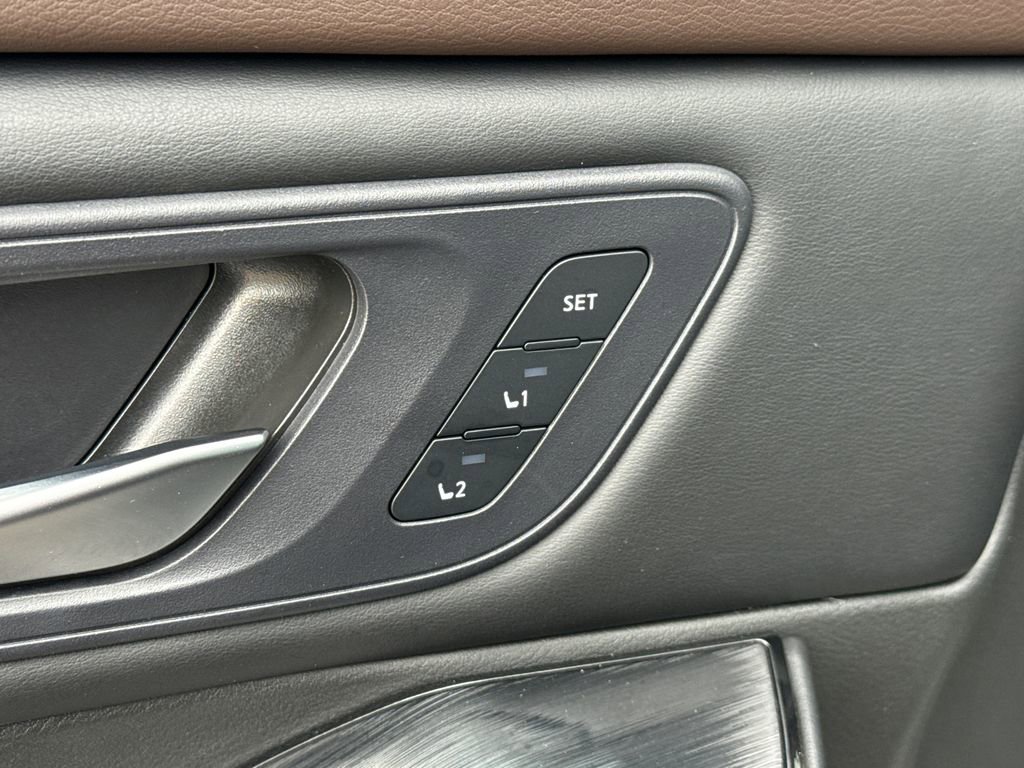 Used 2023 Nissan Rogue SL w/ SL Premium Package image 21