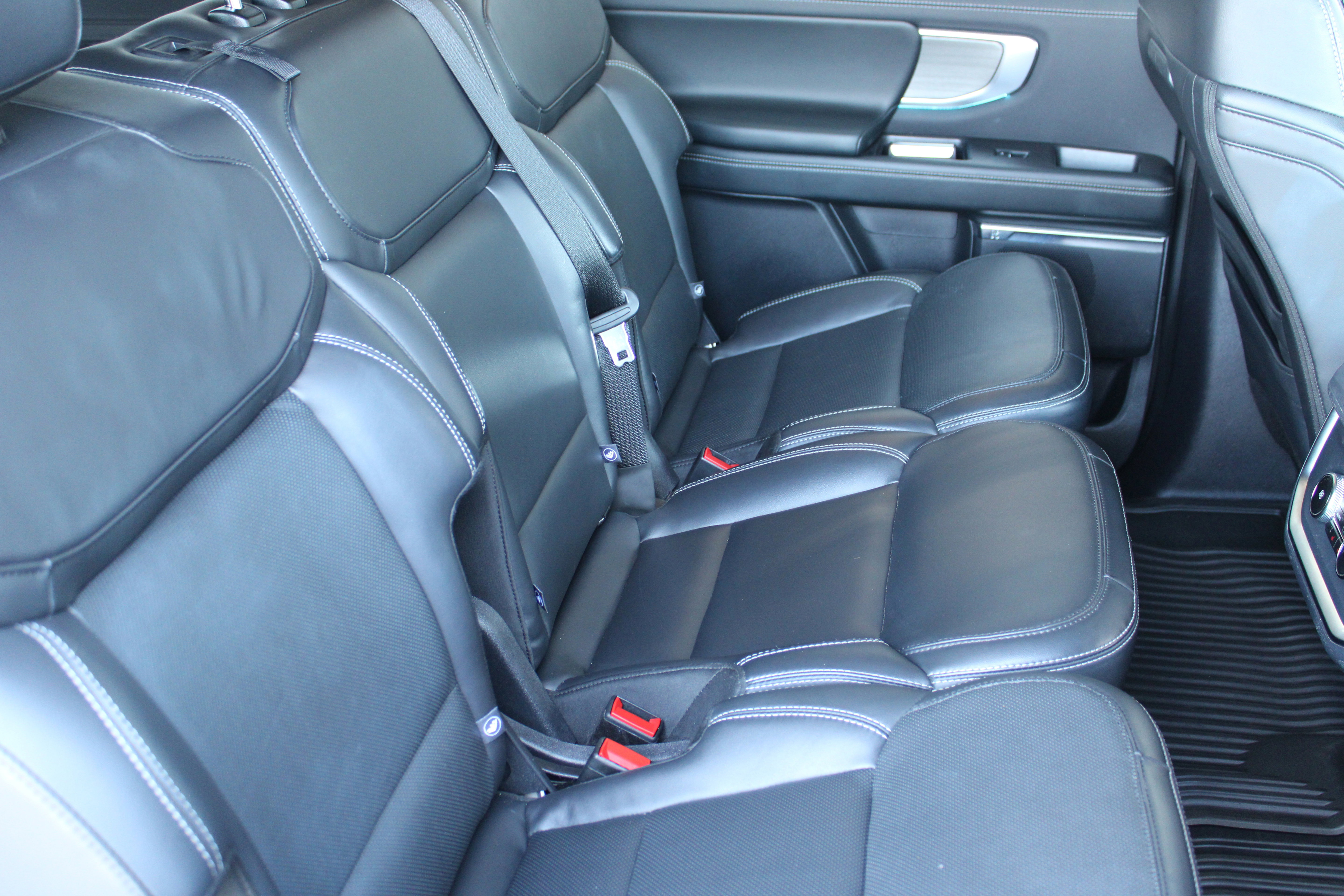 Used 2025 Ford Expedition Platinum image 17