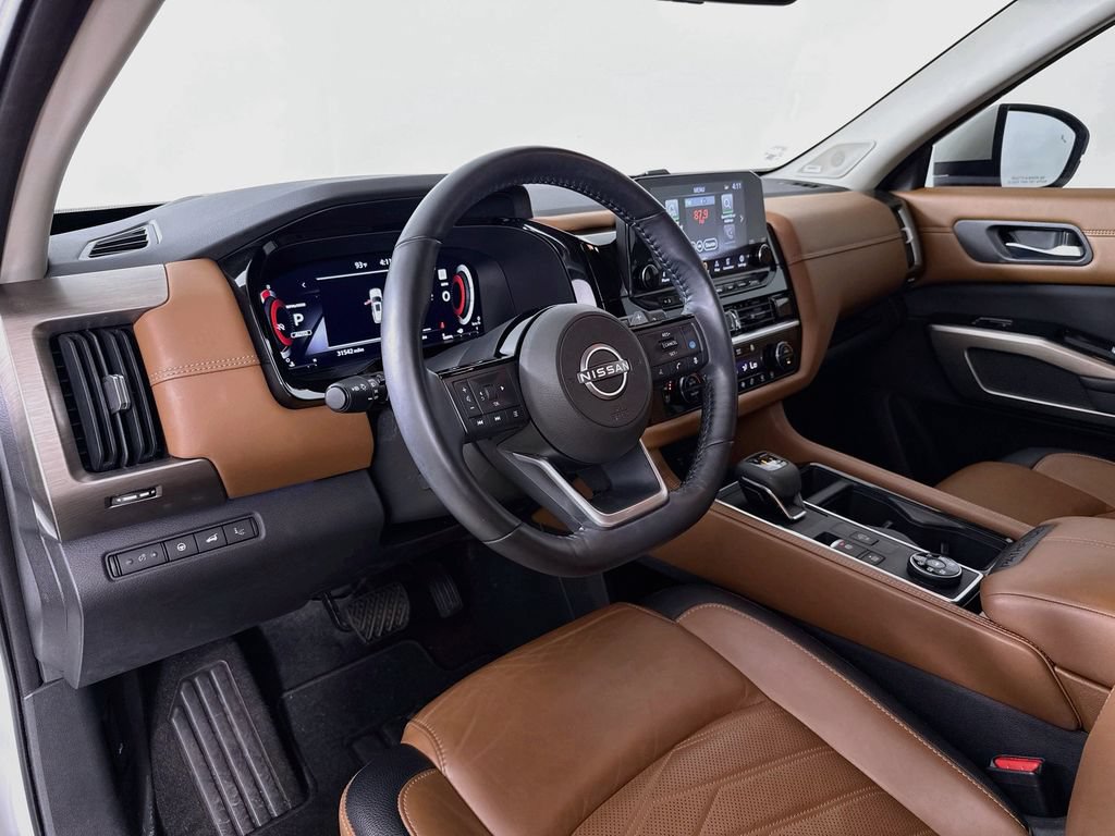 Used 2023 Nissan Pathfinder Platinum AWD/4WD image 10