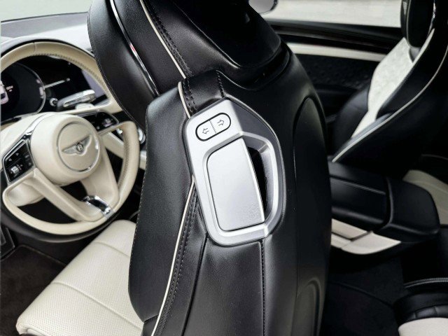 Used 2020 Bentley Continental GT image 18