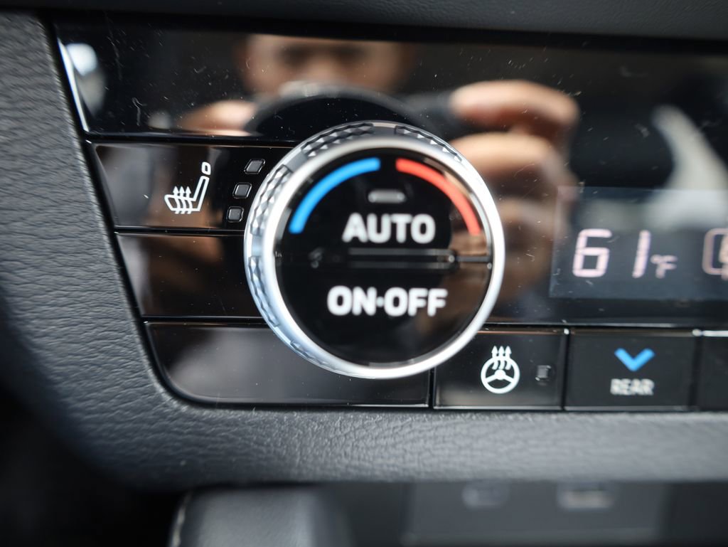 New 2025 Mitsubishi Outlander SEL image 41