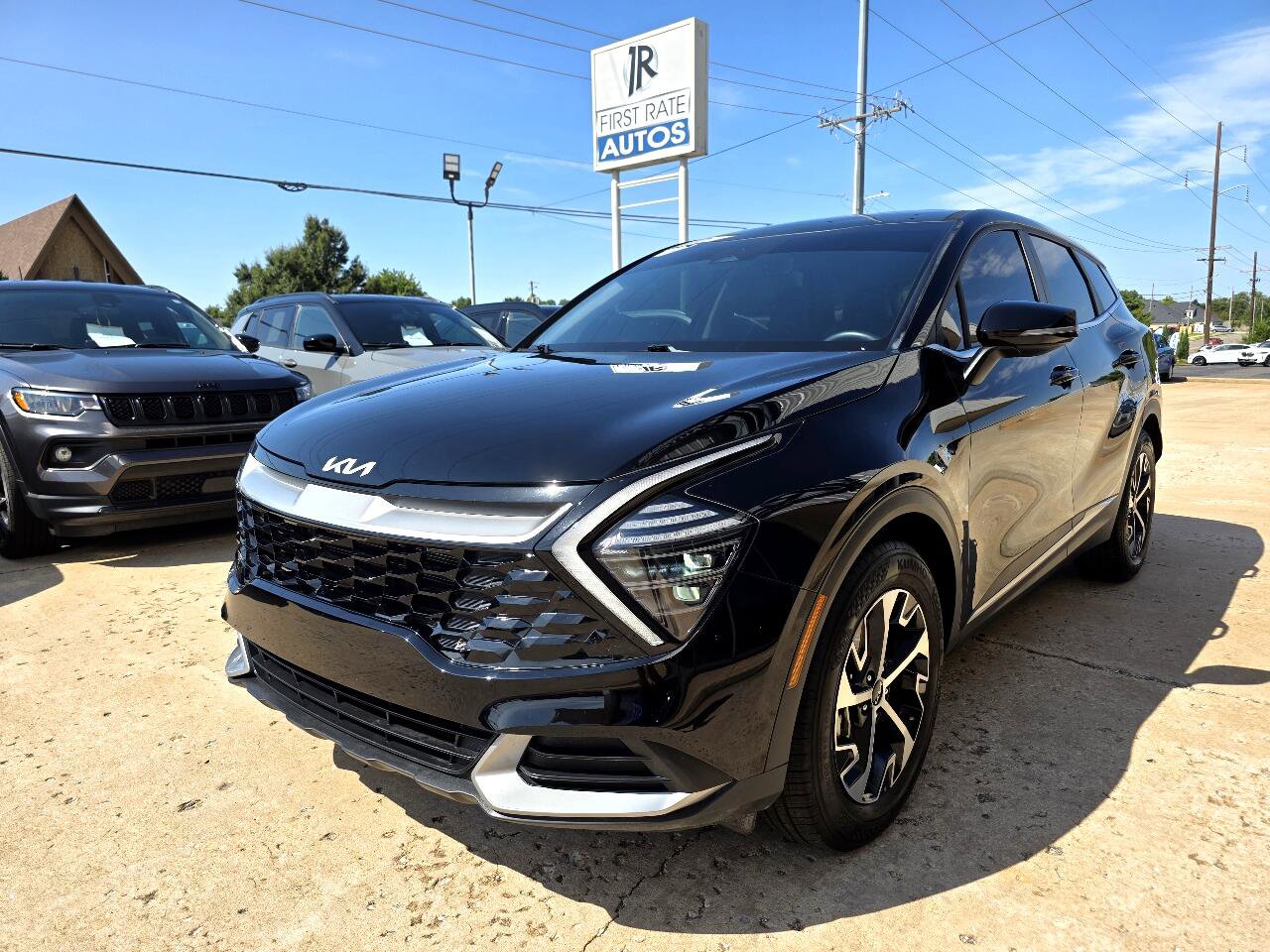 Used 2024 Kia Sportage EX image 3