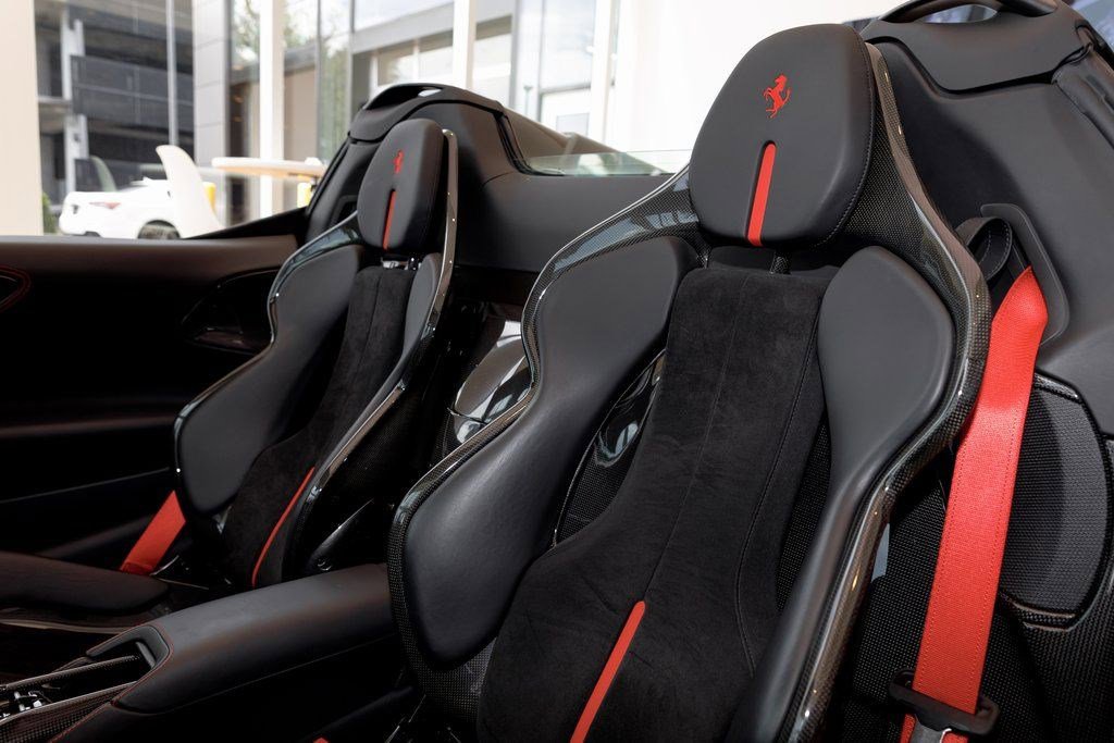 Used 2022 Ferrari SF90 Spider image 15