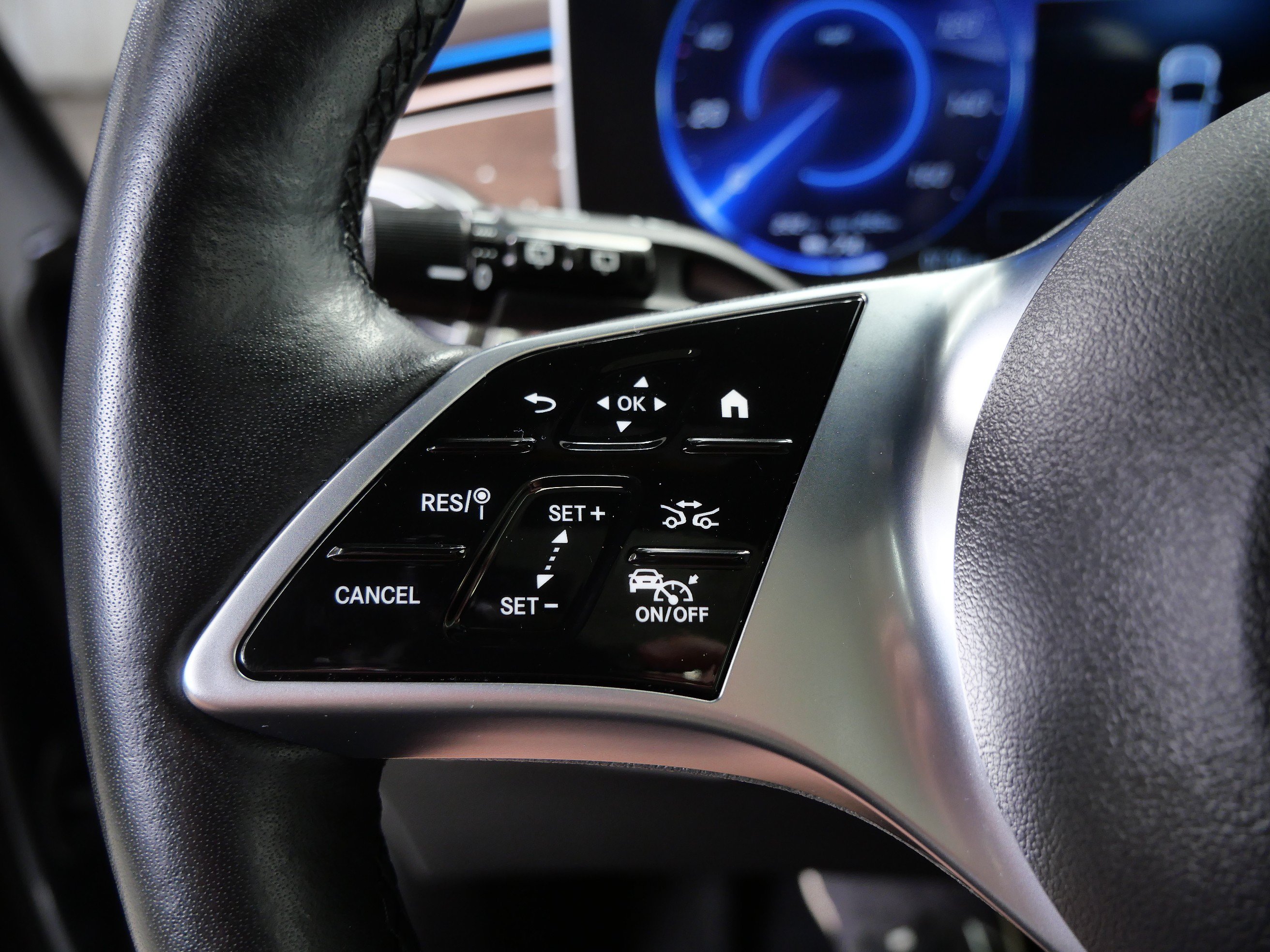 Certified 2023 Mercedes-Benz EQE 350+ 4MATIC SUV image 24