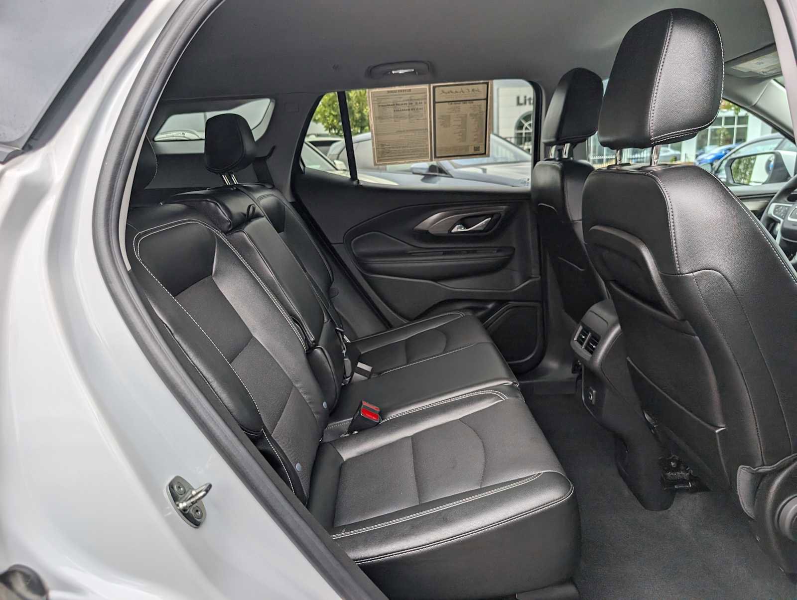 Used 2023 GMC Terrain SLT image 15