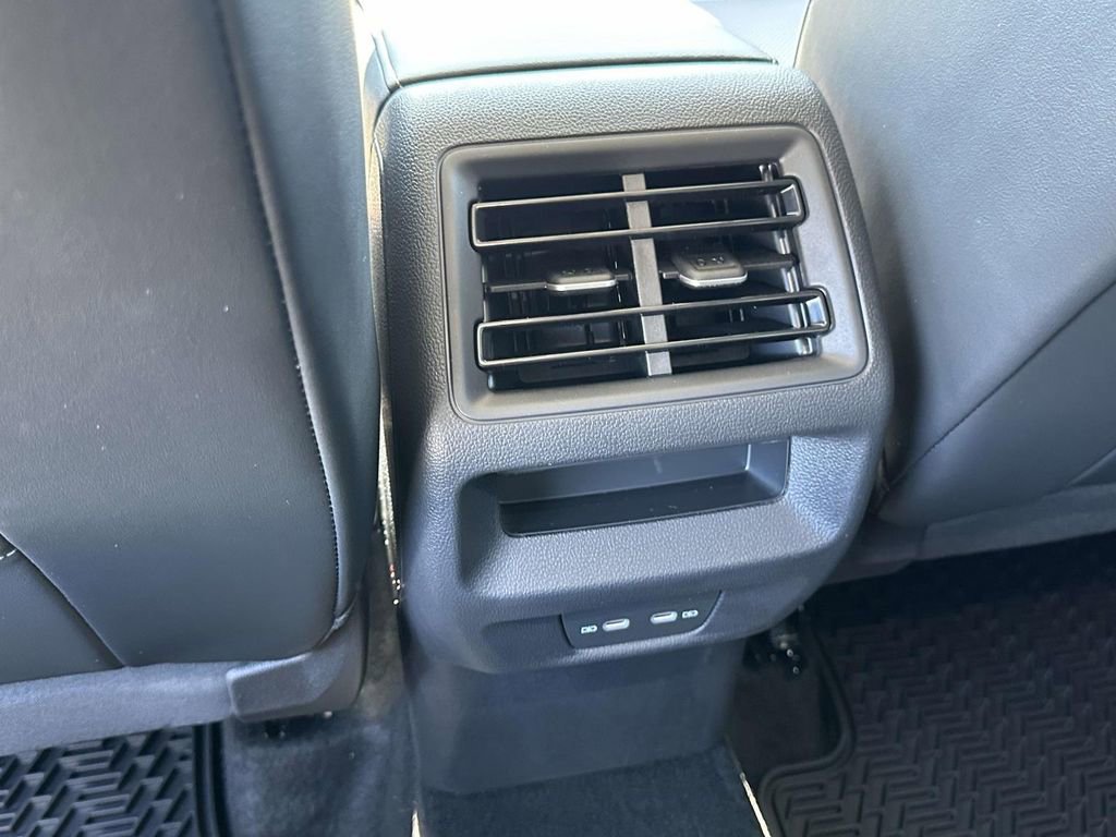 New 2026 Volkswagen Tiguan SE image 10