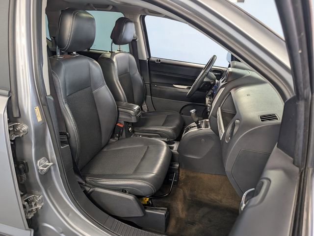 Used 2016 Jeep Compass Latitude w/ Sun/Sound Group image 17