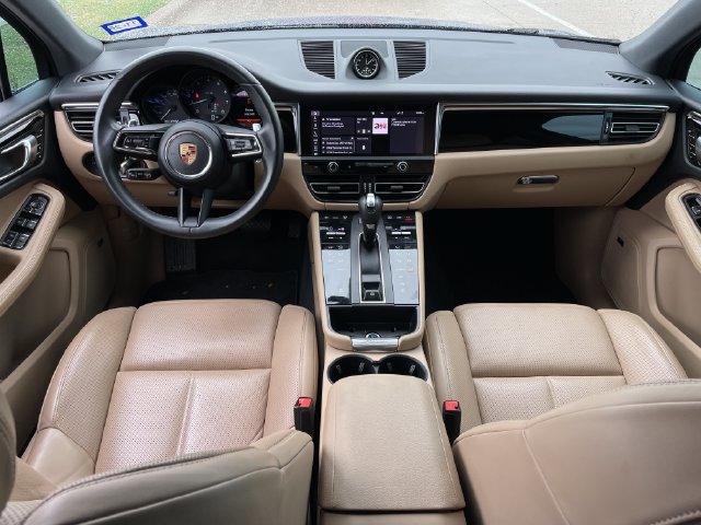 Used 2024 Porsche Macan AWD/4WD image 10