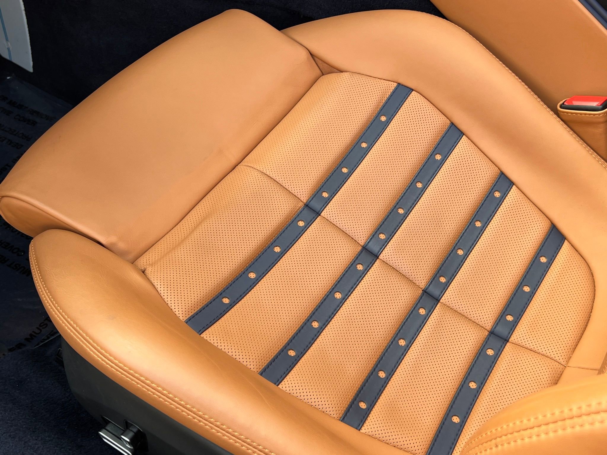 Used 2024 Ferrari Roma Spider RWD image 36