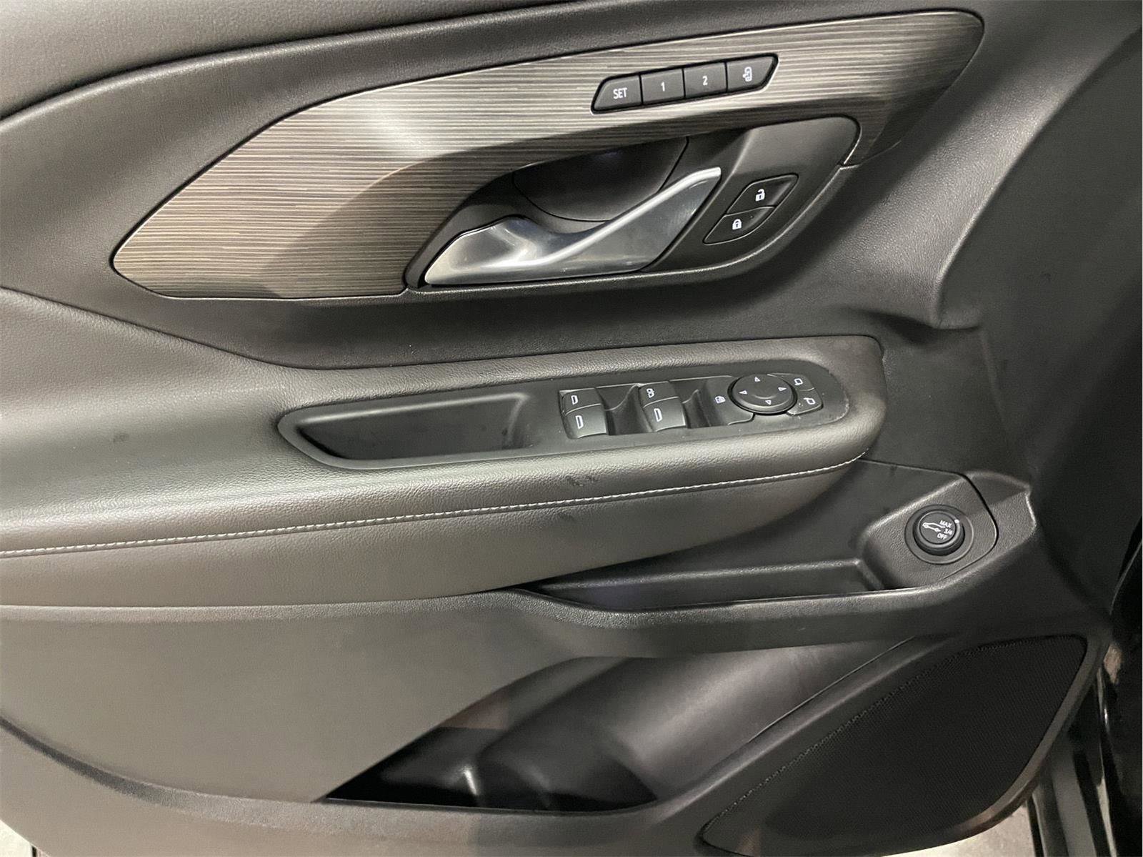 Used 2023 GMC Terrain SLT w/ LPO, Floor Liner Package image 23