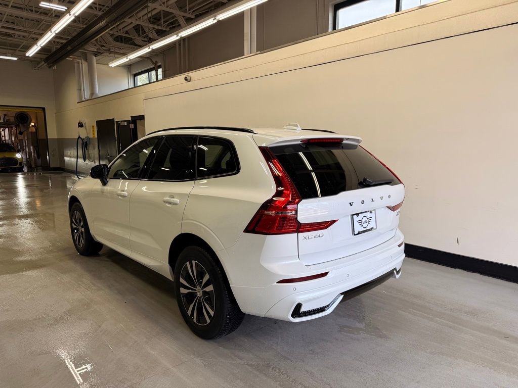 Used 2025 Volvo XC60 B5 Core w/ Climate Package image 3