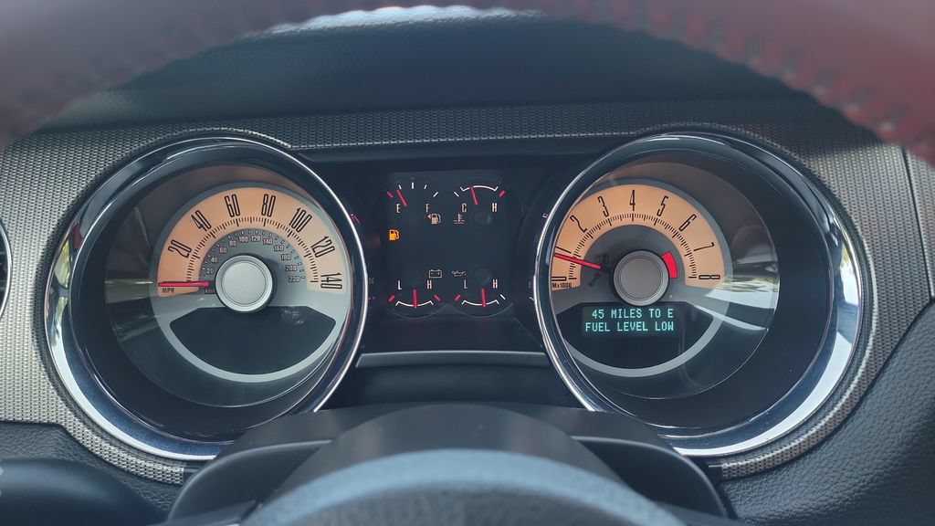 Used 2010 Ford Mustang GT Premium RWD image 19