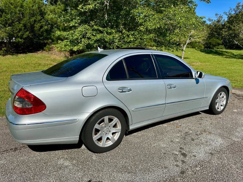 Used 2009 Mercedes-Benz E 320 BlueTEC Sedan image 3