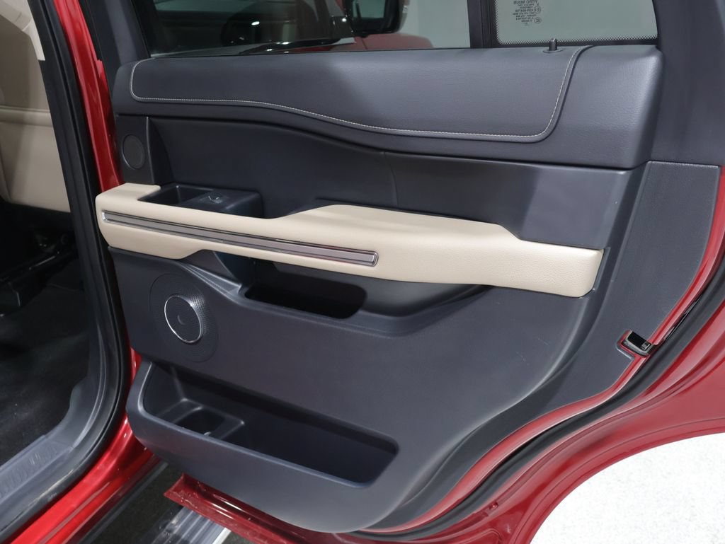 Used 2022 Ford Expedition Limited AWD/4WD image 25