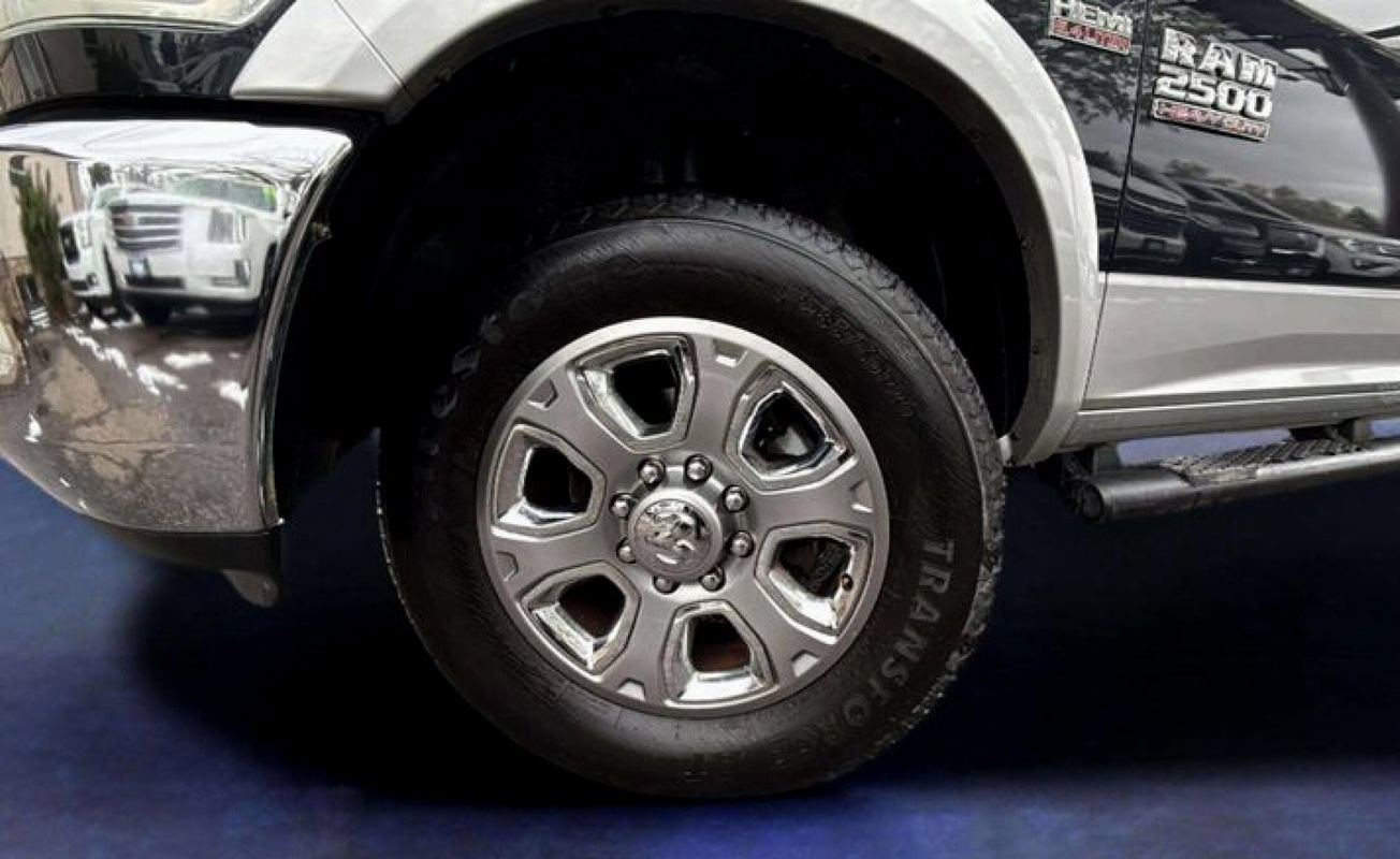 Used 2014 RAM 2500 Laramie w/ Convenience Group AWD/4WD image 24
