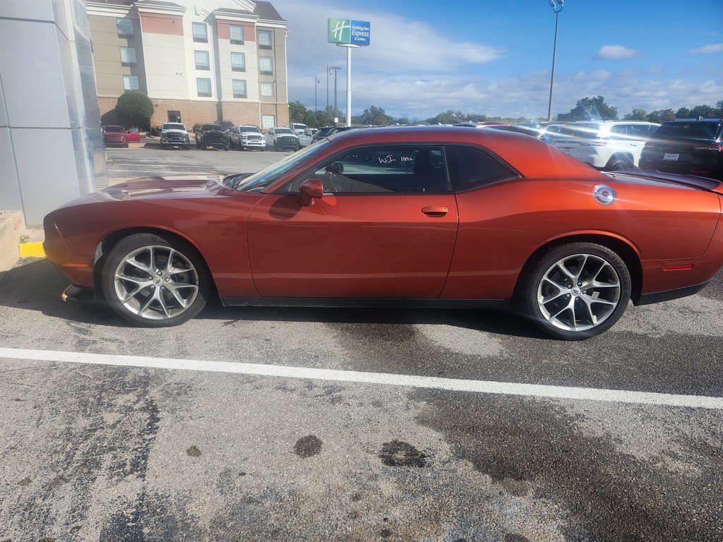 Used 2022 Dodge Challenger GT image 2