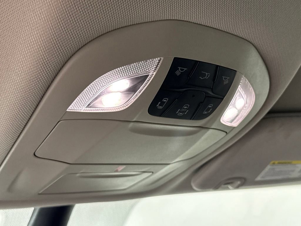 Certified 2024 Chrysler Pacifica Touring-L FWD image 30