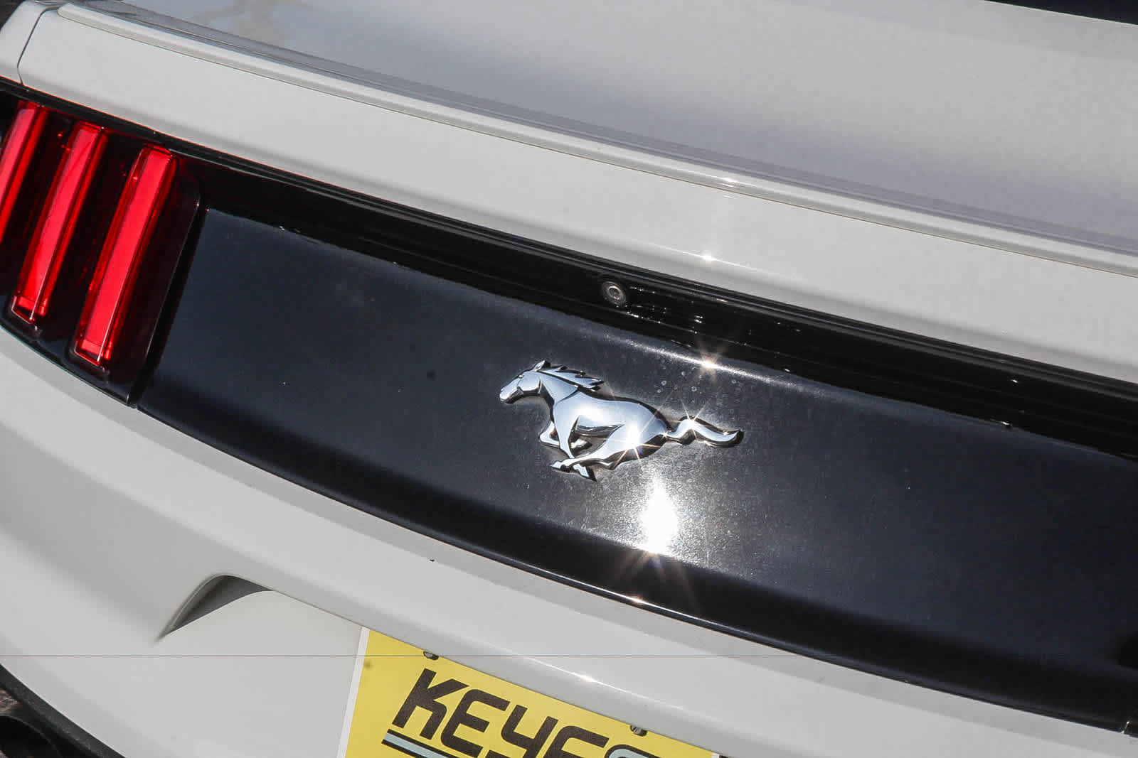 Used 2016 Ford Mustang Premium RWD image 9