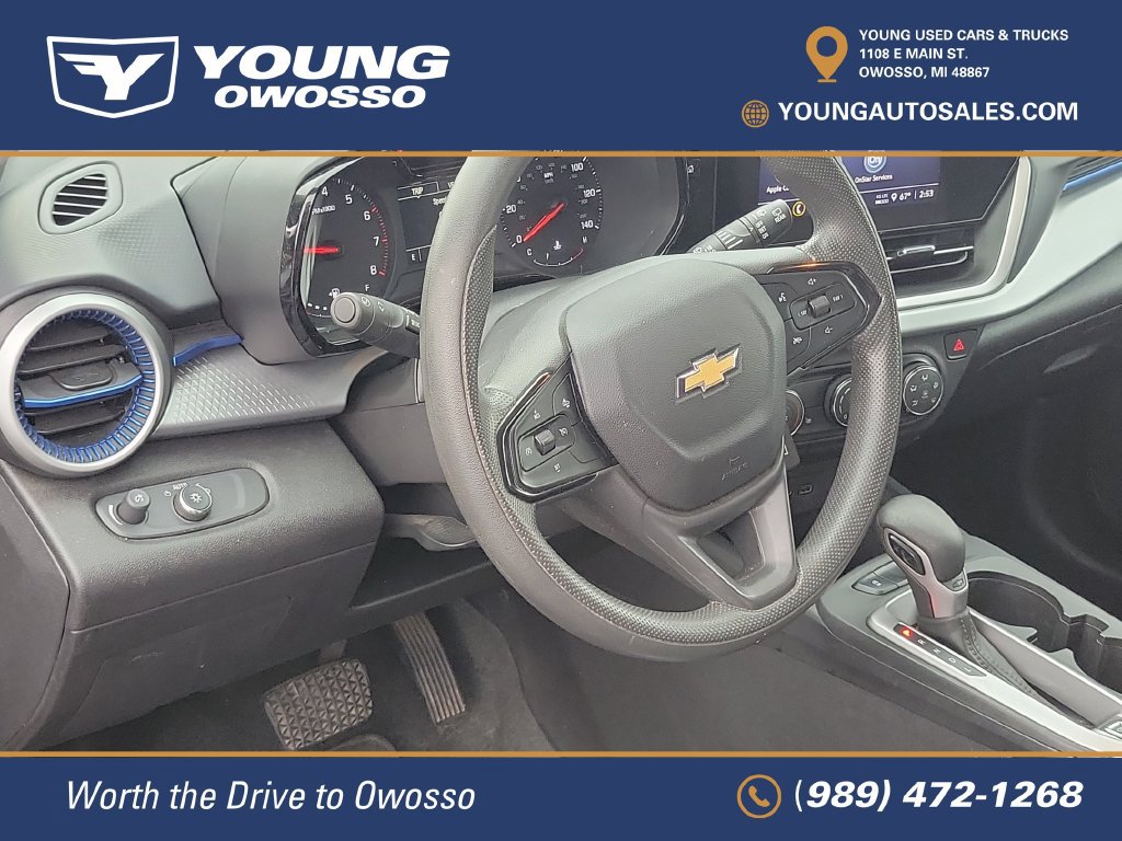 Used 2025 Chevrolet Trax LS w/ LS Convenience Package FWD image 10