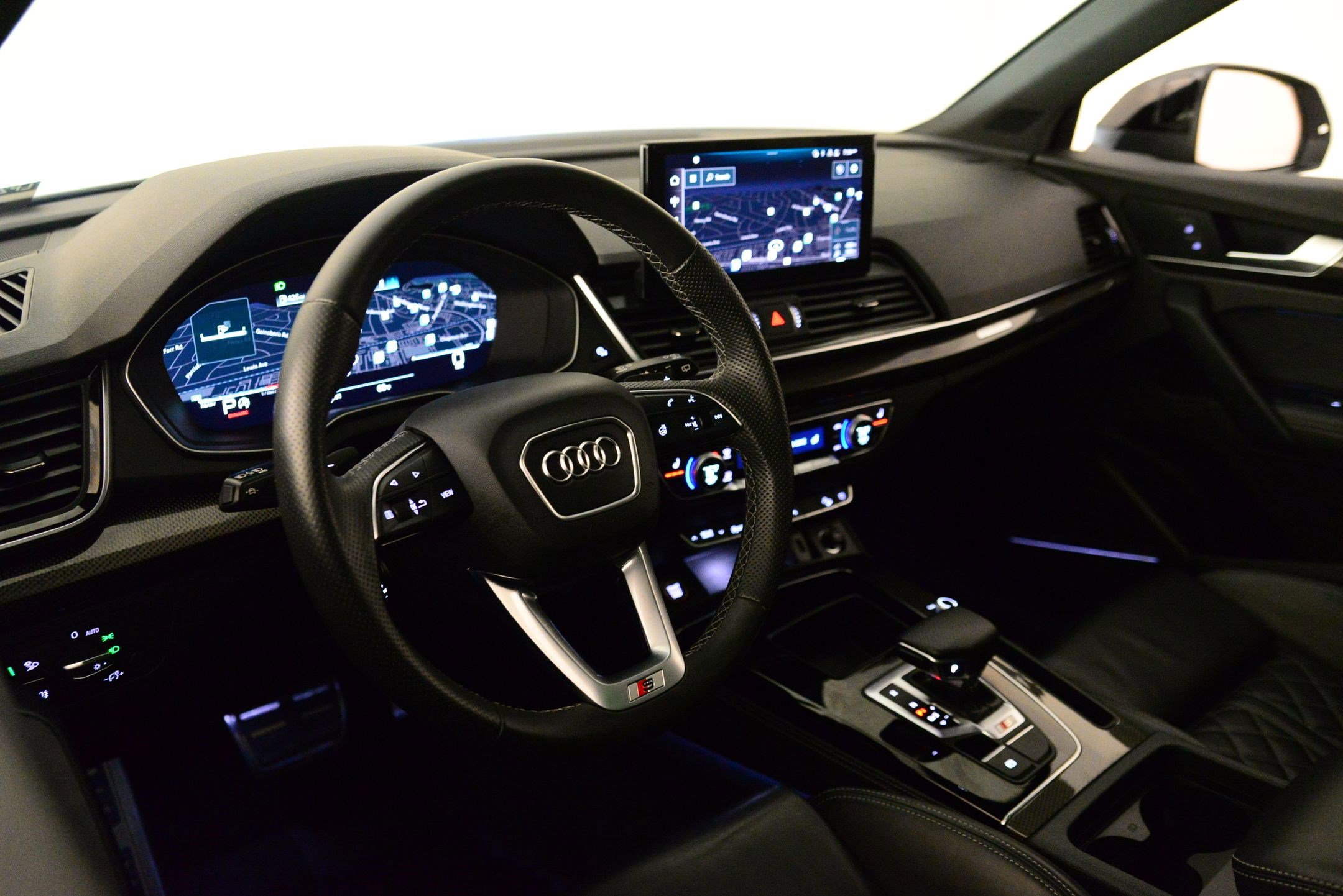 Used 2023 Audi SQ5 Premium Plus w/ Premium Plus Package image 32