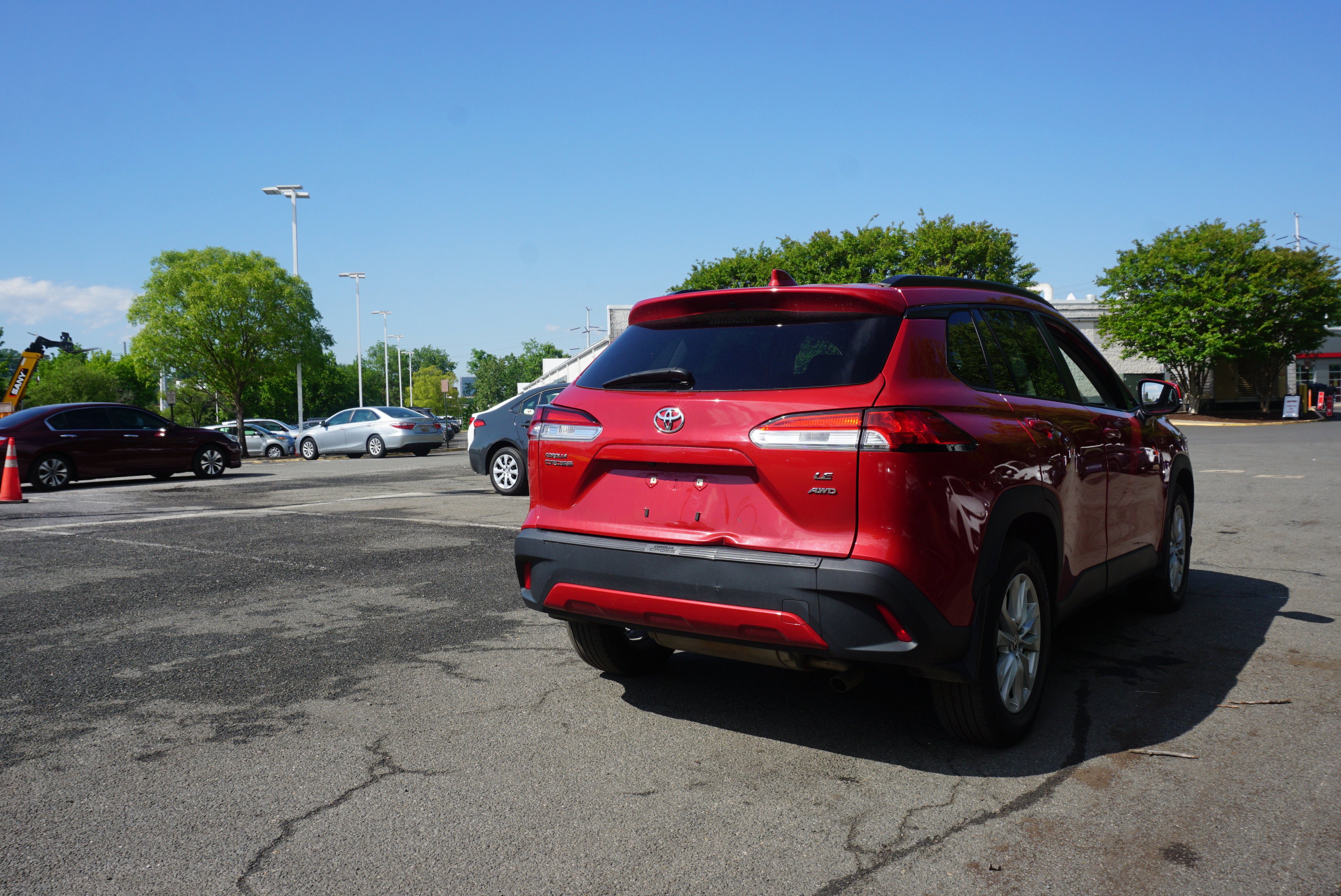 Used 2022 Toyota Corolla Cross LE AWD/4WD image 3