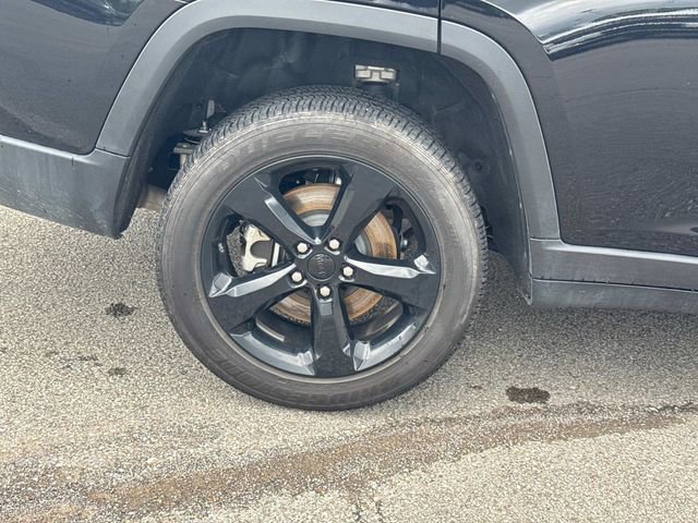 Used 2025 Jeep Grand Cherokee L Altitude AWD/4WD image 11