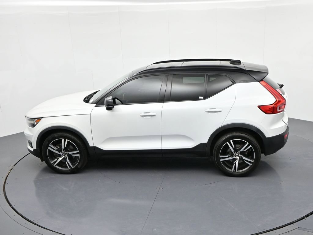 Used 2020 Volvo XC40 T4 R-Design image 20