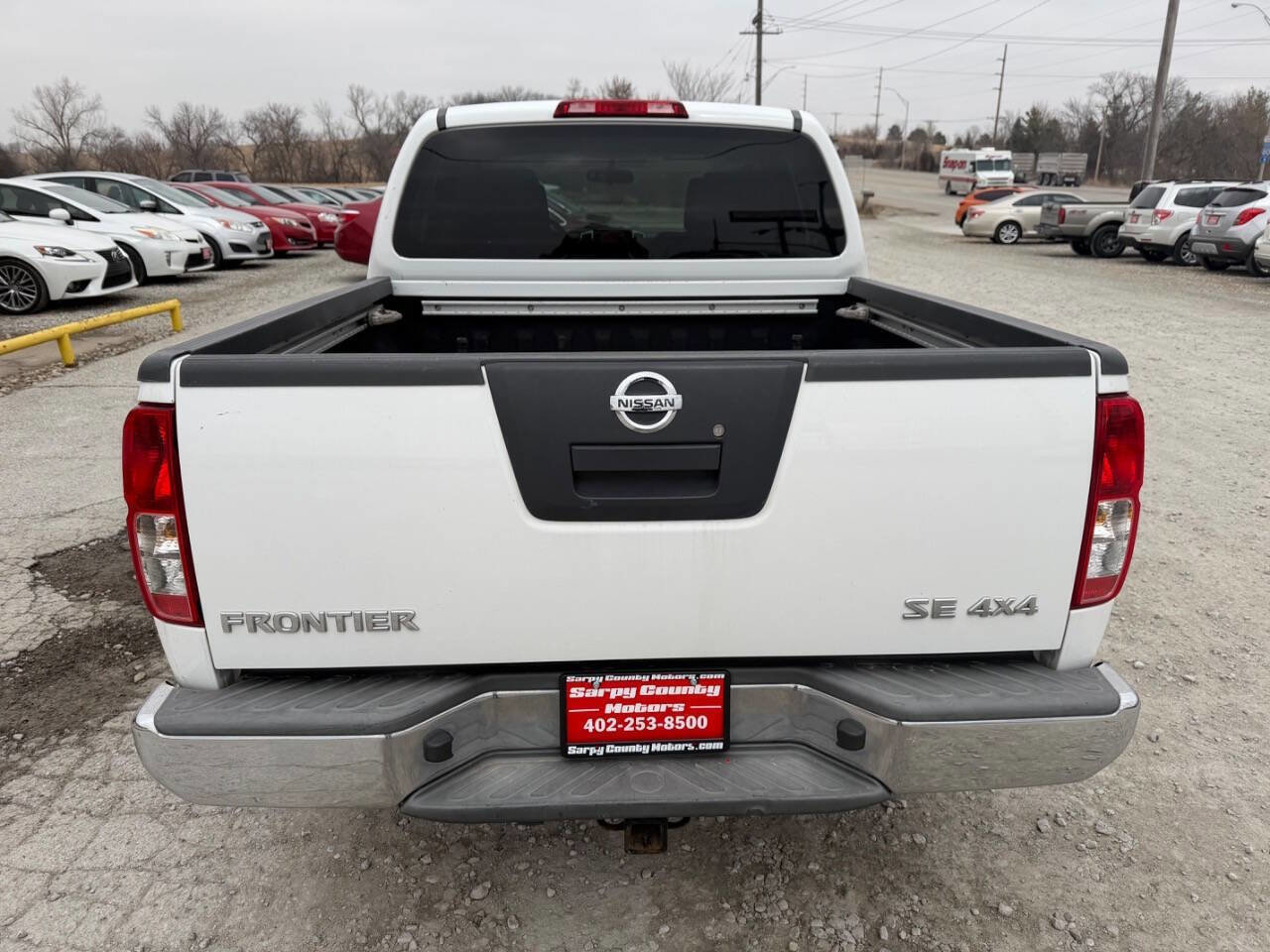 Used 2010 Nissan Frontier SE image 4