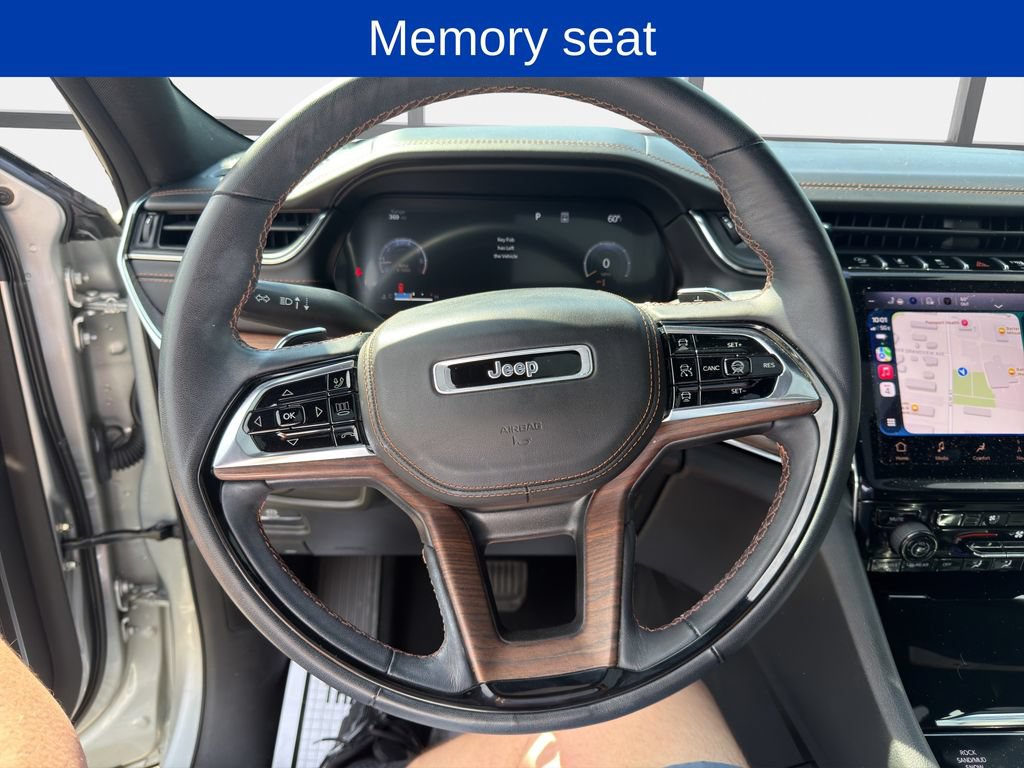 Used 2023 Jeep Grand Cherokee Summit AWD/4WD image 12