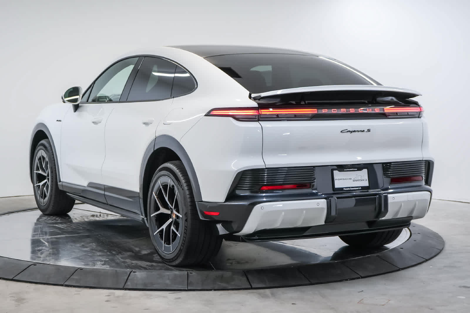 New 2026 Porsche Cayenne S AWD/4WD image 3