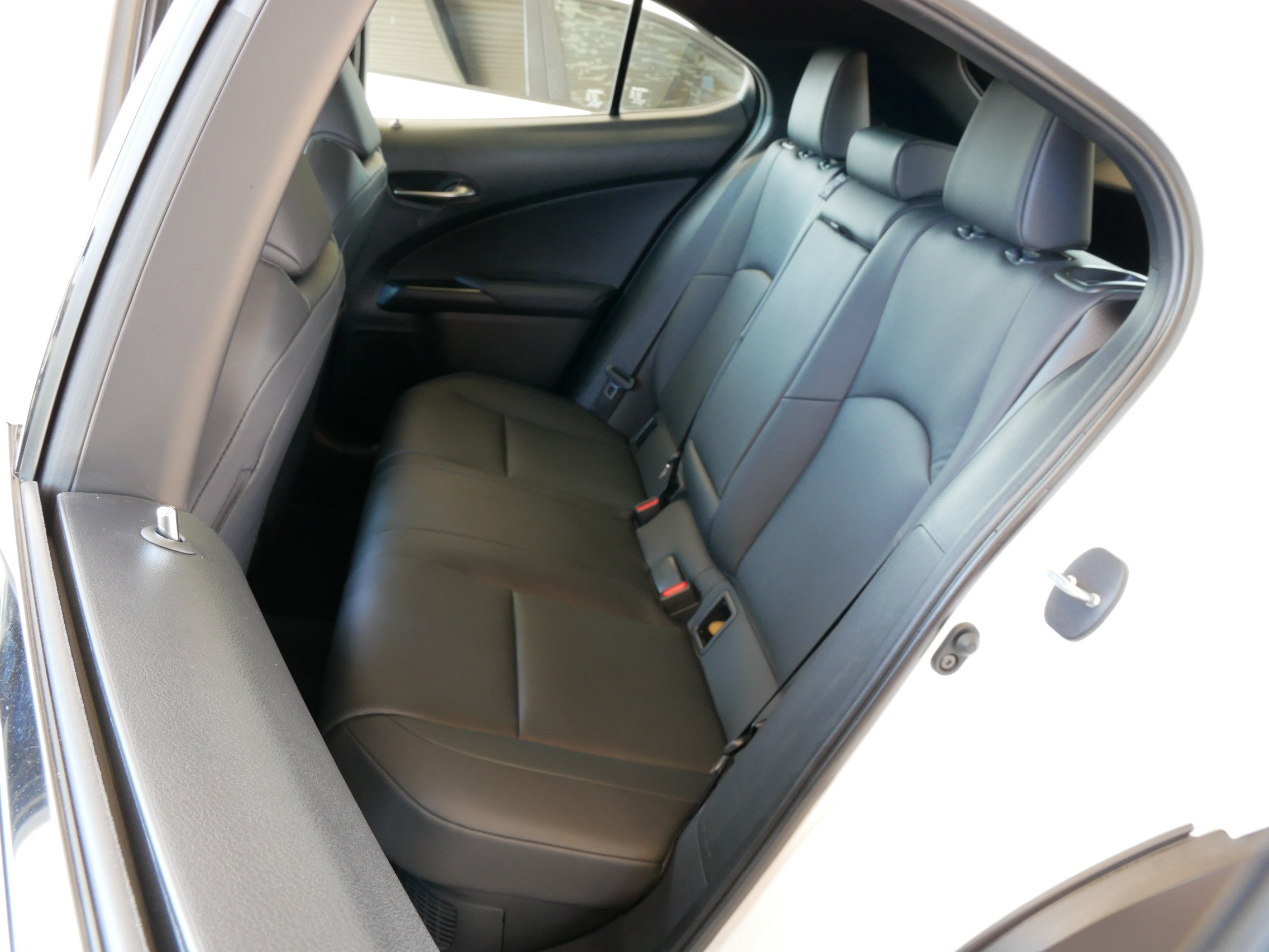 Used 2025 Lexus UX 300h FWD w/ Accessory Package (Z2) image 20