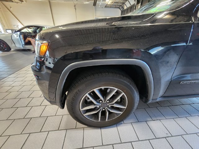 Used 2022 Jeep Grand Cherokee Limited w/ Tech Group AWD/4WD image 7