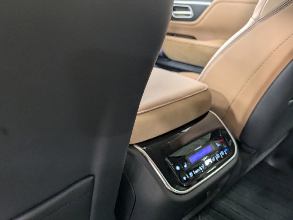 Used 2025 INFINITI QX80 Sensory AWD/4WD image 23