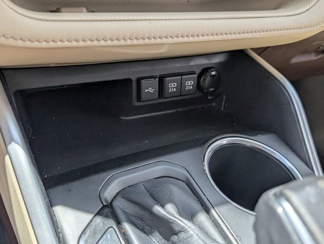 Used 2020 Toyota Highlander XLE image 27