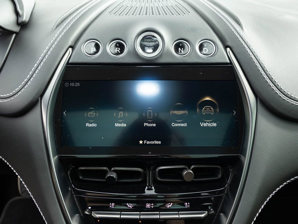 Used 2021 Aston Martin DBX image 34