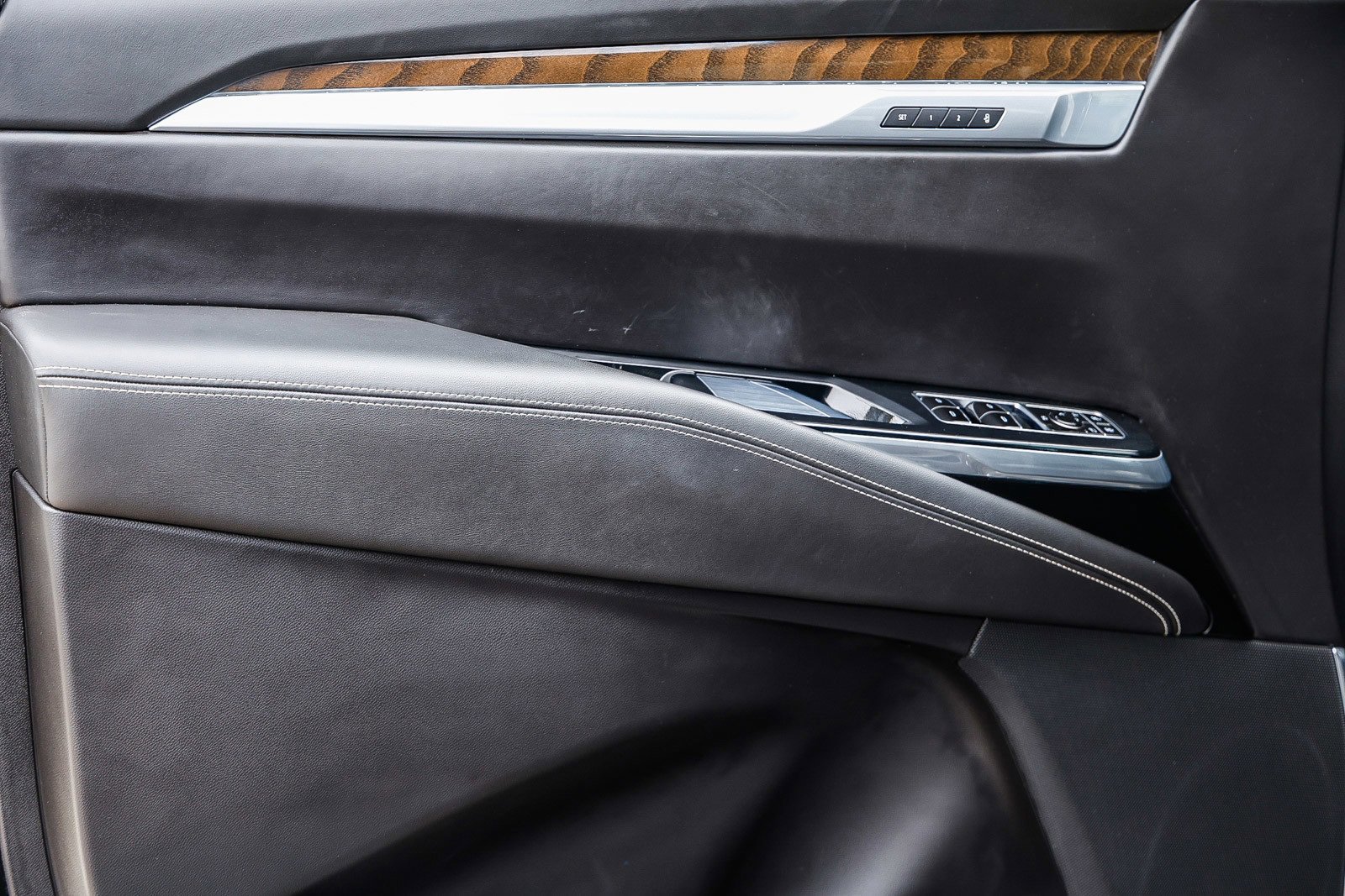 Used 2025 Cadillac Escalade ESV Sport Platinum w/ LPO, Floor Liner Package image 22