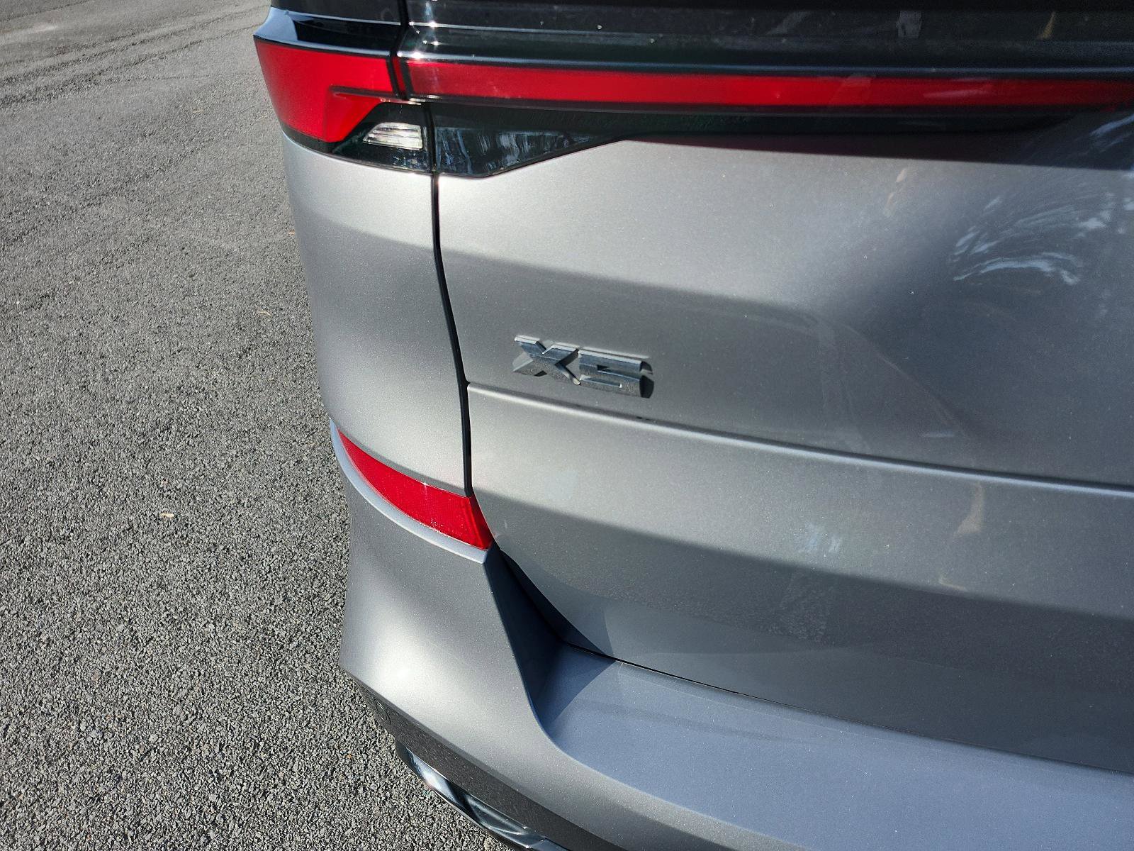 Used 2025 BMW X5 M60i image 5