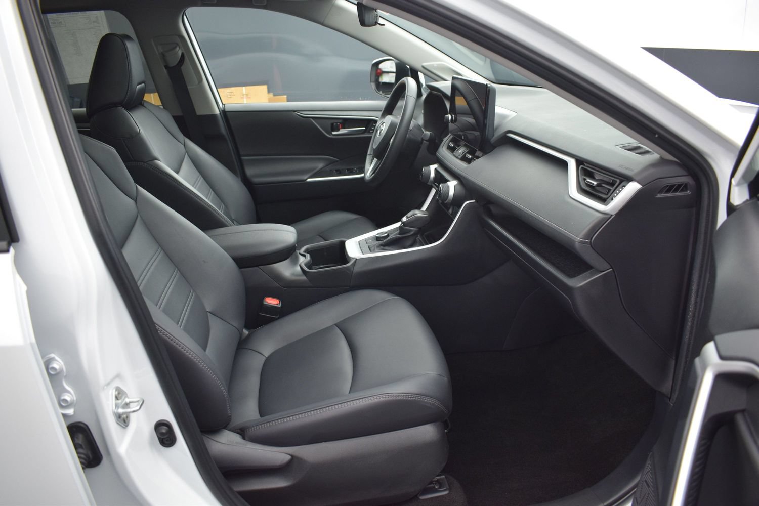Used 2024 Toyota RAV4 XLE Premium w/ Weather Package AWD/4WD image 10