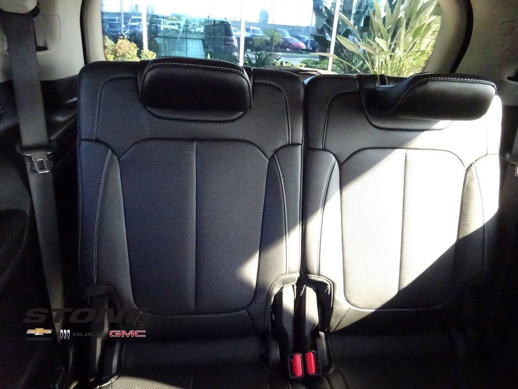 Used 2023 Jeep Grand Cherokee L Limited w/ Luxury Tech Group II image 23