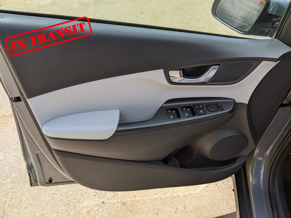 Used 2023 Hyundai Kona SE image 9