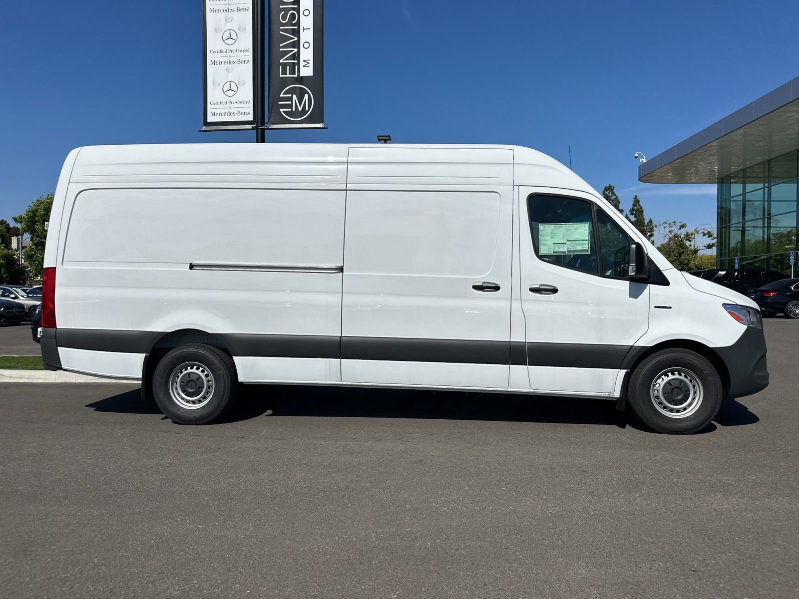 New 2025 Mercedes-Benz eSprinter 170 Cargo image 2