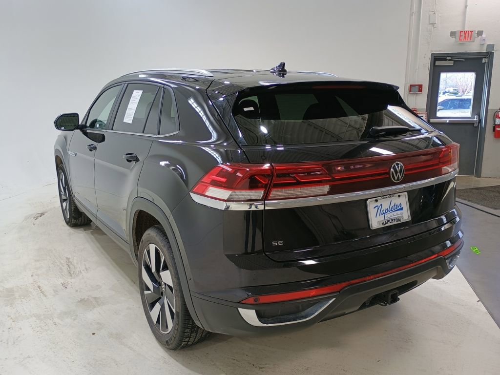 Used 2024 Volkswagen Atlas Cross Sport SE FWD image 5