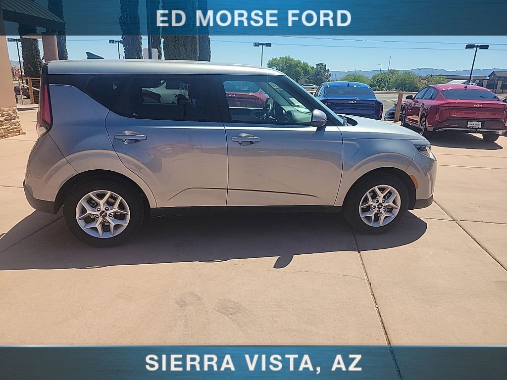Used 2025 Kia Soul LX FWD image 7